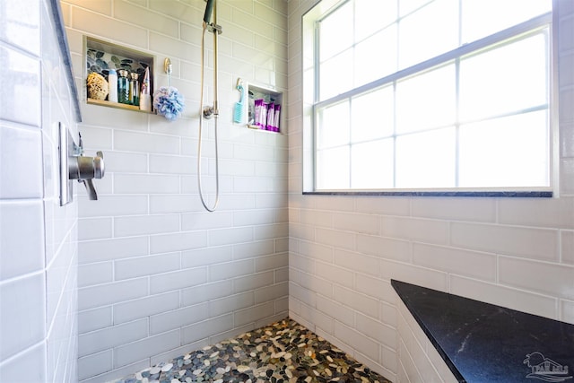 7543 Loop St, Navarre, FL 32566 - full bath with tiled shower