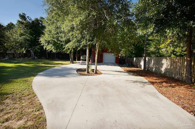 exterior space featuring a front yard