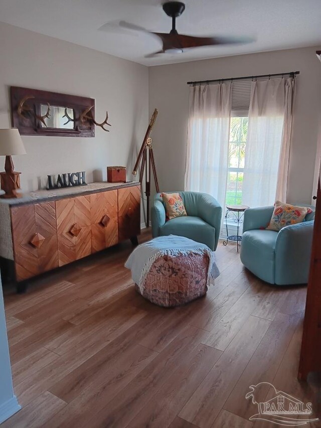 420 Palm Lake Dr, Pensacola, FL 32507 - living room featuring wood finished floors and a ceiling fan
