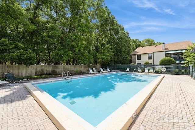 2299 Scenic Hwy Unit T7, Pensacola, FL 32503 - community pool with a patio area