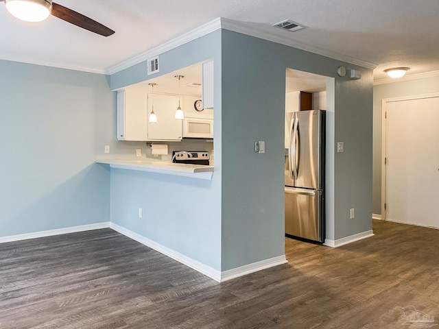 kitchen with visible vents, white cabinets, appliances with stainless steel finishes, dark wood-type flooring, and light countertops