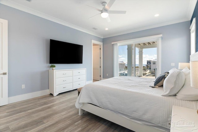 bedroom with access to outside, light hardwood / wood-style flooring, ceiling fan, and ornamental molding