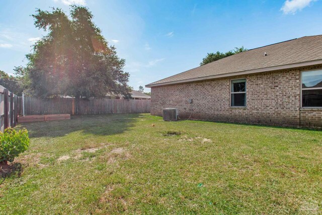view of yard featuring a fenced backyard