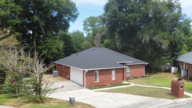 ranch-style home with a front yard