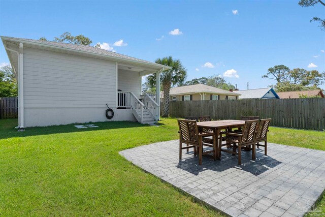 view of yard with a patio