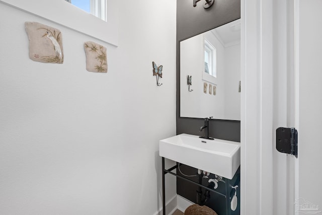 1550 W Romana St, Pensacola, FL 32502 - bathroom with a sink
