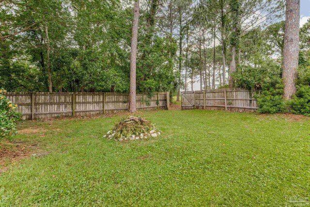 3905 Tiger Point Blvd, Gulf Breeze, FL 32563 - view of yard