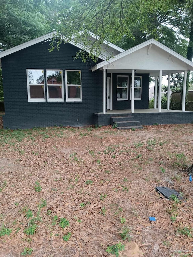 view of front of house featuring a porch