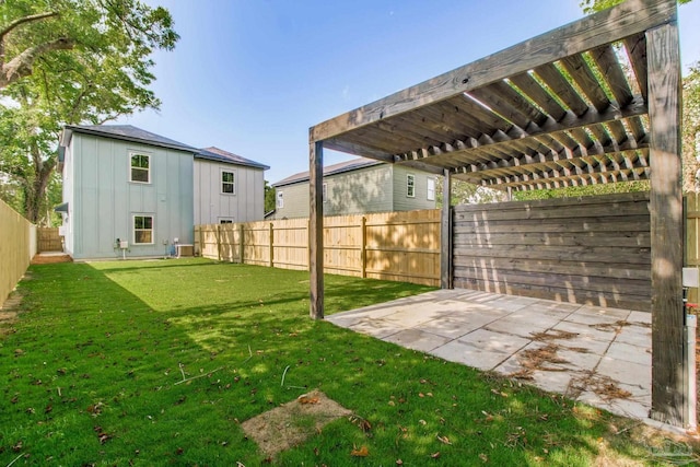 608 E Leonard Unit A & B, Pensacola, FL 32503 - view of yard with a patio area
