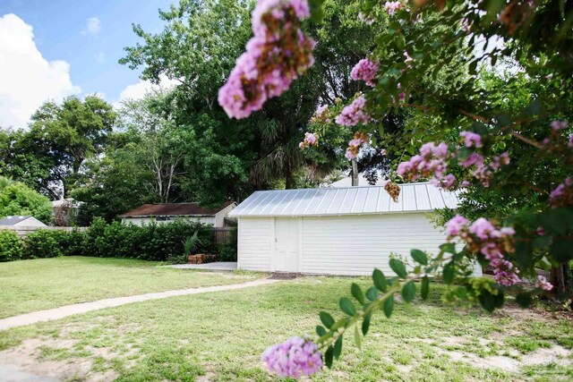 1524 E Strong St, Pensacola, FL 32501 - view of yard