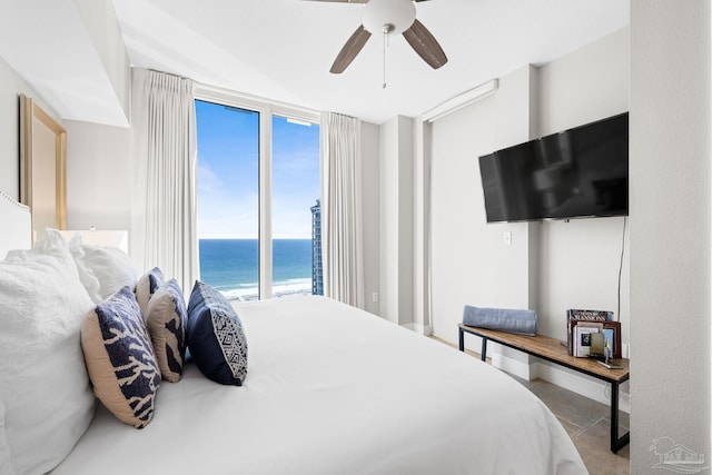 bedroom featuring a ceiling fan
