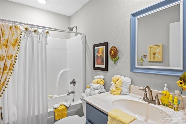 138 Georgia St, Crestview, FL 32536 - full bathroom featuring vanity, shower / bath combo, and toilet