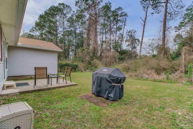 view of yard with a patio