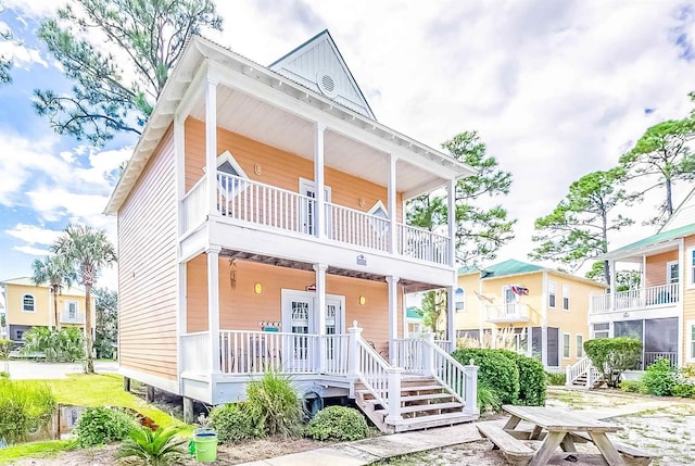 view of front of house featuring covered porch