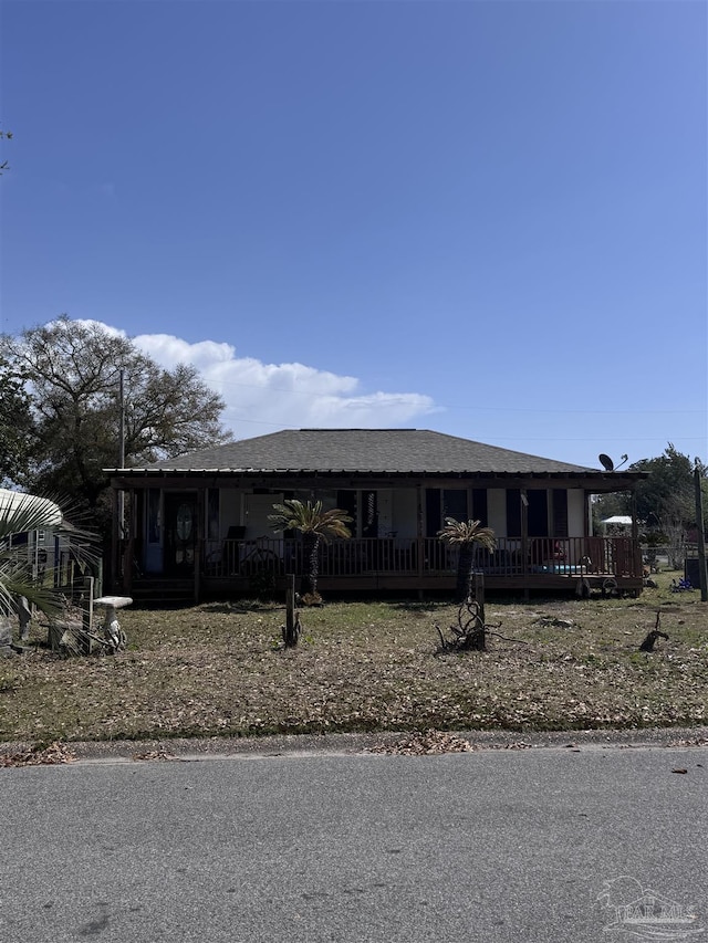 view of front of property with covered porch