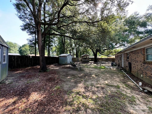 view of yard with a shed