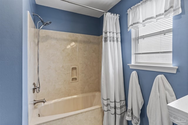 9660 Meadow Wood Ln, Navarre, FL 32566 - bathroom with shower / bath combo with shower curtain