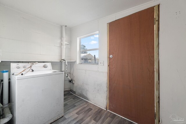 laundry area with washer / clothes dryer, laundry area, and wood finished floors