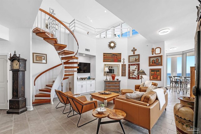 13335 Johnson Beach Rd Unit 1003, Pensacola, FL 32507 - living room with a towering ceiling