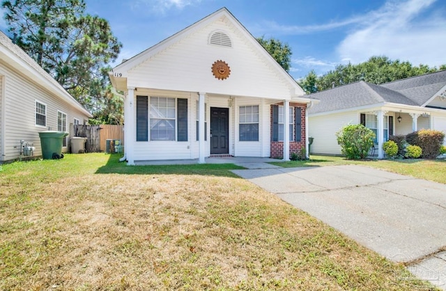 view of front of property with a front lawn