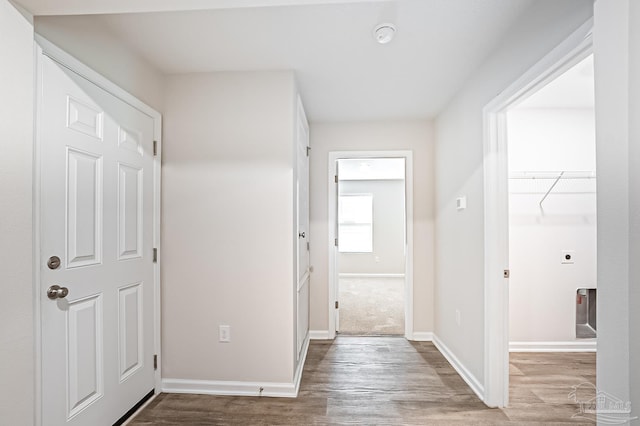 5805 Guinevere Ln, Milton, FL 32583 - entryway featuring wood finished floors and baseboards