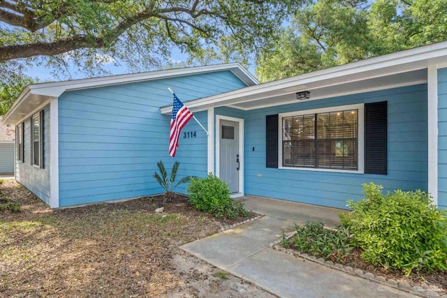 view of front of property with a porch