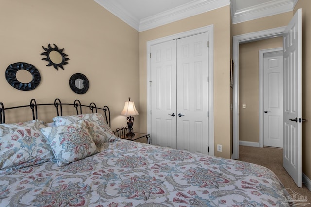 bedroom with a closet, ornamental molding, and carpet flooring