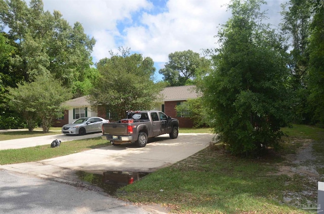 3031 Kingsfield Rd, Pensacola, FL 32514 - view of front of house with driveway
