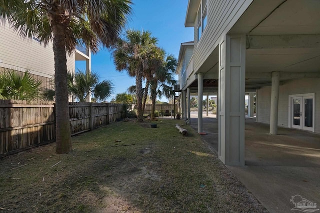 view of yard with a patio