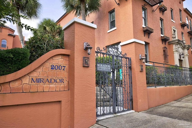 2007 E Gadsden St Unit 102, Pensacola, FL 32501 - view of gate