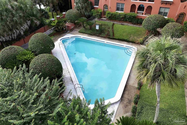 2007 E Gadsden St Unit 102, Pensacola, FL 32501 - view of swimming pool