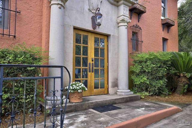 2007 E Gadsden St Unit 102, Pensacola, FL 32501 - property entrance with french doors