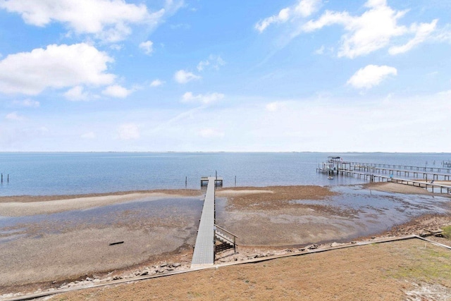 dock area featuring a water view