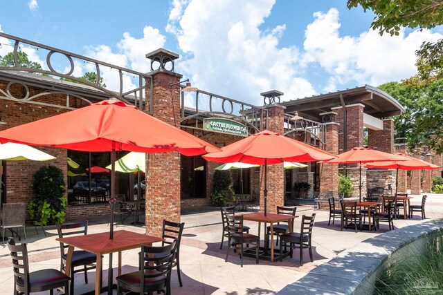 4010 N 8th Ave, Pensacola, FL 32503 - view of patio / terrace
