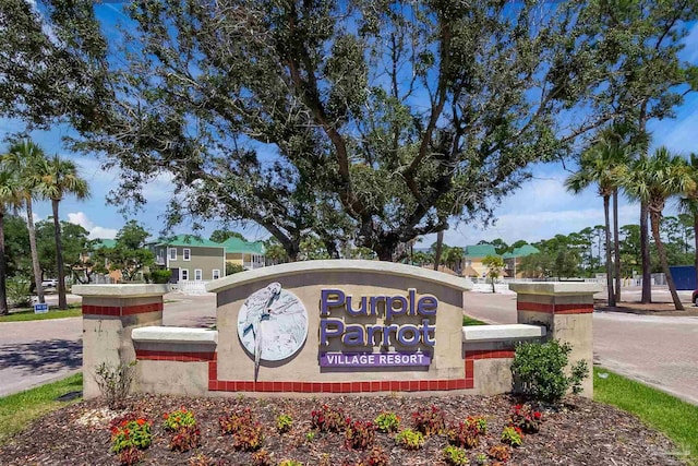view of community / neighborhood sign