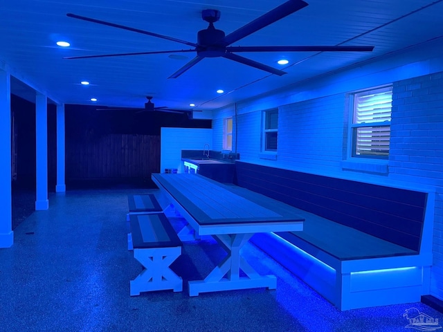 miscellaneous room with a sink, a ceiling fan, and recessed lighting