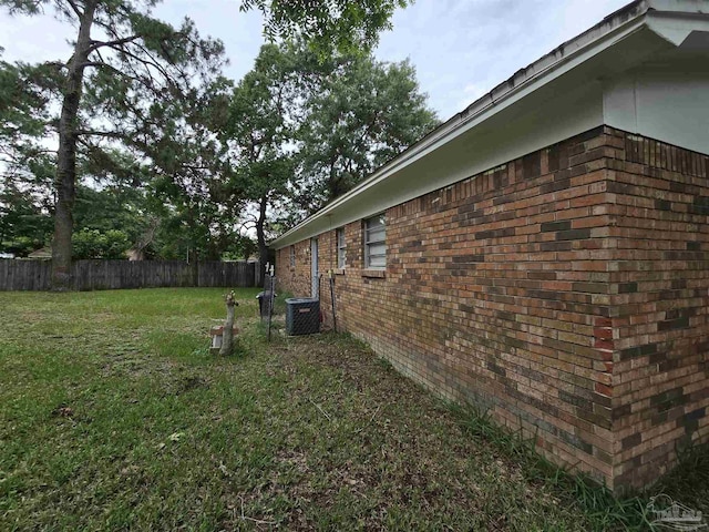907 Colbert Ave, Pensacola, FL 32507 - view of yard