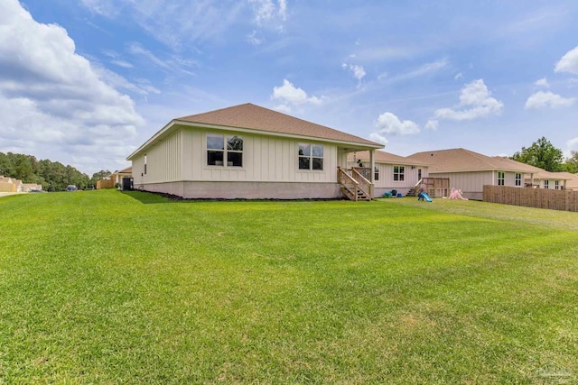 3488 Fallschase Blvd, Pensacola, FL 32526 - back of property featuring board and batten siding