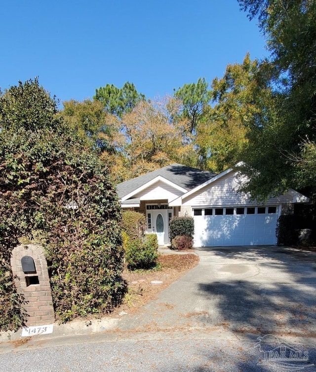 view of front facade featuring a garage