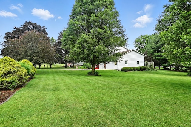 155 W Smiley Ave, Shelby, OH 44875 - view of grassy yard