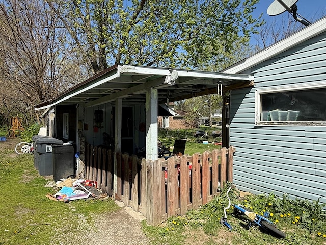 813 N Cole St, Lima, OH 44805 - exterior space featuring a lawn and fence