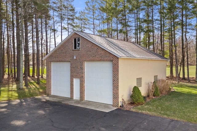 view of detached garage