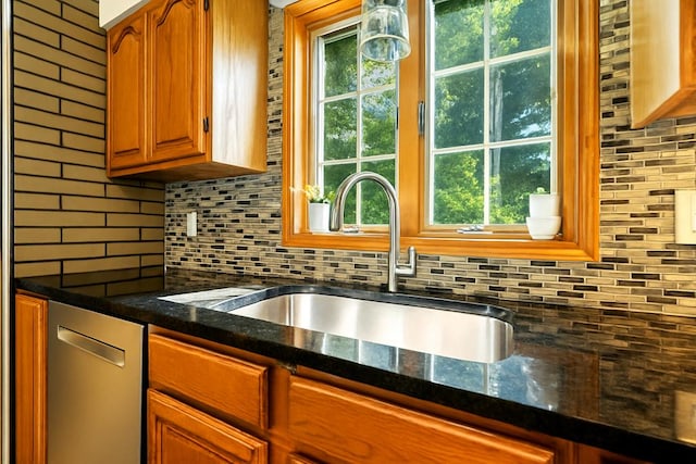 415 Lakeshore Rd, Ashland, OH 44805 - kitchen featuring backsplash, plenty of natural light, and dishwasher
