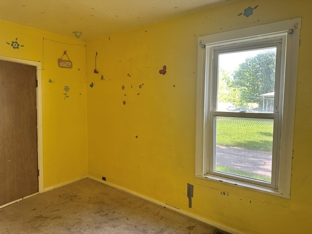 318 S Washington St, Galion, OH 44833 - carpeted spare room featuring healthy amount of natural light and baseboards