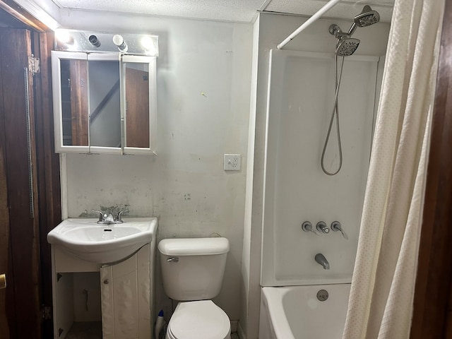 318 S Washington St, Galion, OH 44833 - full bathroom with toilet and shower / bath combo with shower curtain