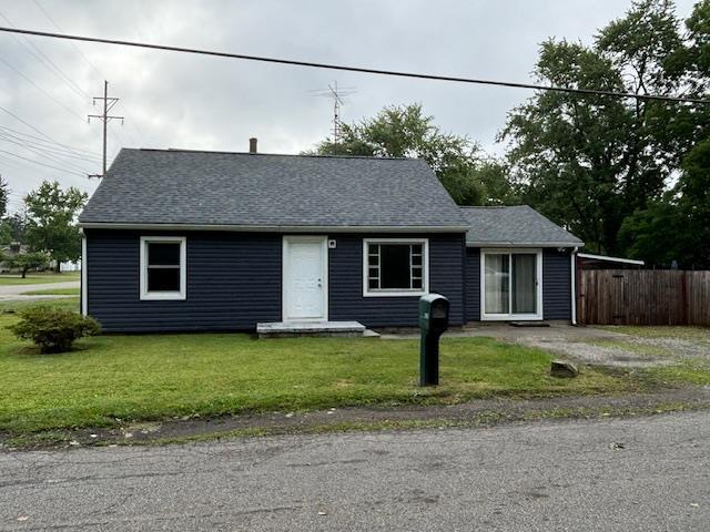434 Michigan Ave, Mansfield, OH 44905 - view of front of home with roof with shingles