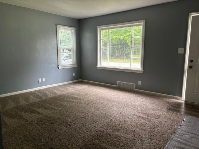 434 Michigan Ave, Mansfield, OH 44905 - carpeted spare room with baseboards
