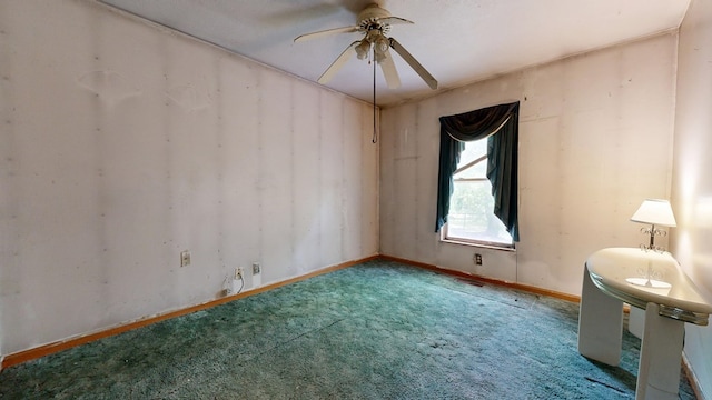 452 Daisy St, Mansfield, OH 44903 - carpeted empty room with a ceiling fan and baseboards