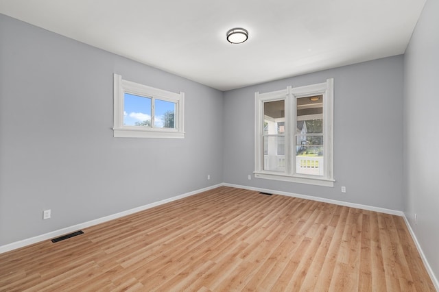 131 Sturges Ave, Mansfield, OH 44903 - unfurnished room with baseboards and light wood finished floors