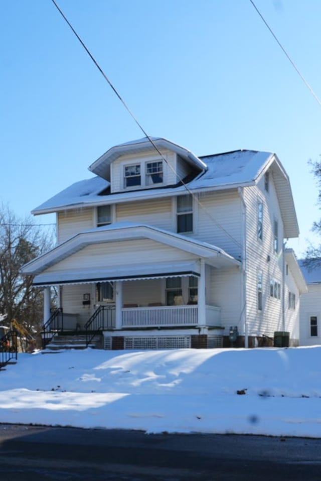 view of front facade with covered porch